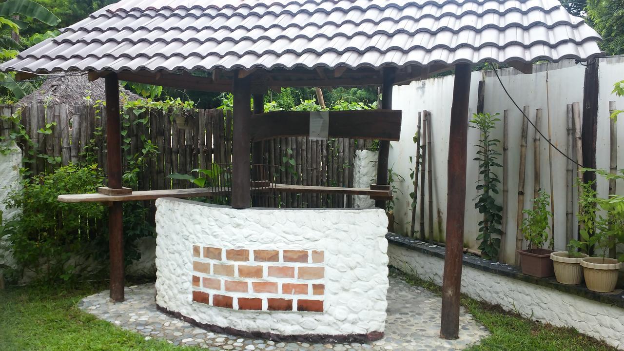 Casa Mia Resort Puerto Galera Exterior foto